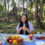 Ahana Kumar Instagram - My idea of a PERFECT Morning ♥️ #BreakfastUnderTheTrees 🐣 @windermereretreats you have my whole heart. I will keep coming back , again and again , every-time I want to dive into some beautiful old world charm filled with star-fields , bird chirps , quaint corners , amaze food , sunrises , sunsets and happiness ✨ Windermere Retreats