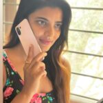 Aishwarya Rajesh Instagram - The Mi 11 lite has the perfect hue for you! Available in beautiful Tuscany Coral, Jazz Blue, Vinyl Black colors and loaded with a 10-bit AMOLED display, your eyes will enjoy a wide spectrum of colors. Carry the Mi 11 Lite with you whereever you go as this smartphone is slimmest in the world with a host of features, and remaining light as ever so that you can have the best of both worlds! Check out @xiaomiindia for more details. #LiteAndLoaded #Mi11Lite #MiSmartphone
