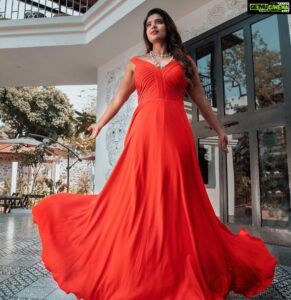 Aishwarya Rajesh Instagram - Only from the heart can you touch the sky -Rumi Photography @johan_sathyadas styled @chaitanyarao_official hairstylish @sharmilahairstylist makeup @ananthmakeup location courtesy @synckofficial Efit @johnferri.1111 and thanks to @sound24k @proyuvraaj