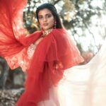 Aishwarya Rajesh Instagram - Shine like Sunlight ☀️ Photography @johan_sathyadas Outfit & styling @chaitanyarao_official Hairstyle @sharmilahairstylist Location @synckofficial Pro @proyuvraaj @sound24k Makeup #Anand Jewellery @mspinkpantherjewel Editing @johnferri.1111