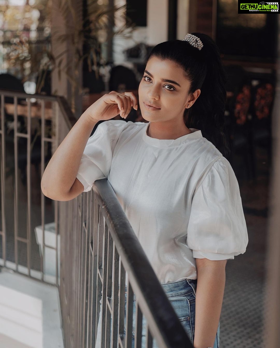 Aishwarya Rajesh - 213.9K Likes - Most Liked Instagram Photos