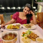 Aishwarya Rajesh Instagram - Basking under the moonlight whilst eating dinner ✅ A surreal moment where I enjoyed the sumptuous Maldivian cuisine at the one and only ReethiGrill @ @reethifaru Thank you @pickyourtrail for organising this beach side dinner 💛 #pickyourtrail #visitmaldives #reethigrill #reethifaru #maldives #beachholiday #beachdinner #family #vacation @visitmaldives ❤️