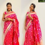 Aishwarya Rajesh Instagram - Pink is it ... #diwalisaree.. blouse @mv_bridalcouture @malarvikram_pret jewellery @original_narayanapearls