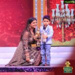 Aishwarya Rajesh Instagram – This Digital Award for 2021 by Blacksheep will always remain special!  Reason? The team got my  nephew to present it to me on stage,making this occasion  a memorable  one! Thanks for giving me fav actor 4 #kapaeranasingam .. @blacksheeptamil  styled @amritha.ram outfit @ritukumarhq