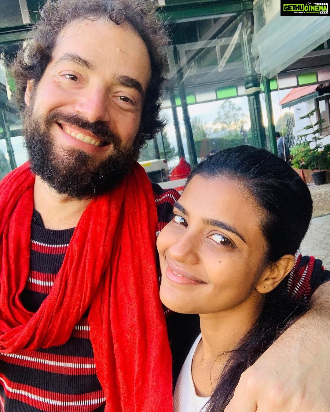 Aishwarya Rajesh Instagram - Happie happie birthday to my Dop @robertozazzara ... stay blessed