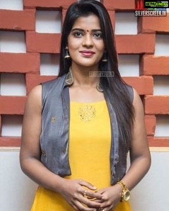 Aishwarya Rajesh Instagram - Lovely simple kurthi done @swaadh thank u @swapnaa_reddy 😍😍