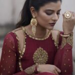 Aishwarya Rajesh Instagram - Beautiful jewellery @amrapalijewels ... thank u so much 😍