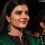 Aishwarya Rajesh Instagram - Classy earring @original_narayanapearls @nani_thedesigner