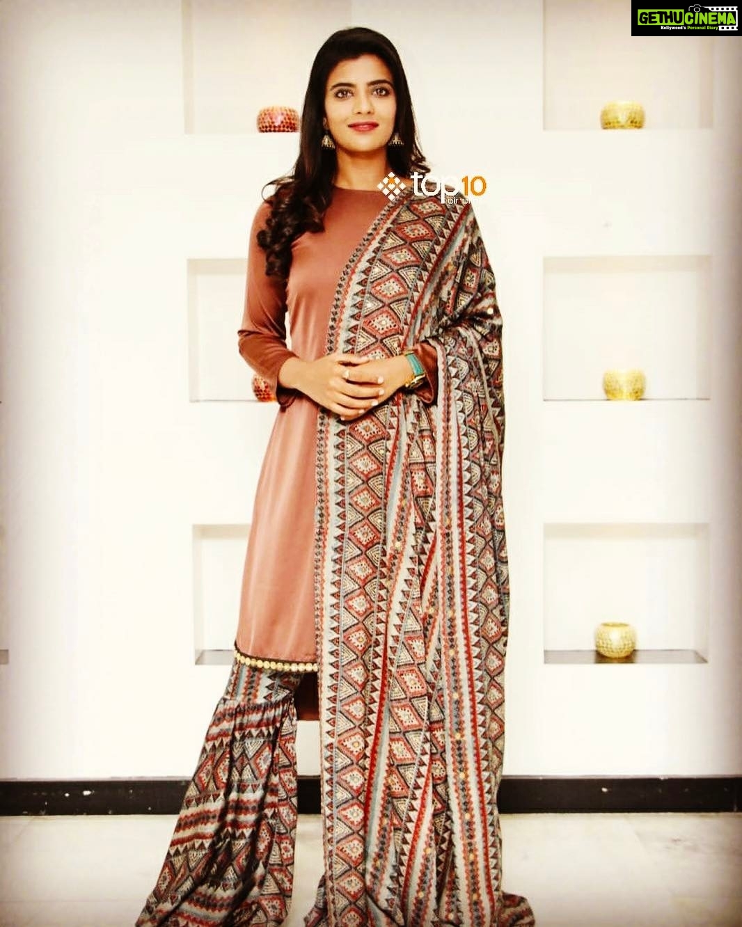 Aishwarya Rajesh Instagram - Thanks @nandhitharamesh for this lovely outfit for #laxmipressmeet #moviereleasingonaug24 @mercedesamg