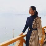 Aishwarya Rajesh Instagram - Beautiful Kashmir ❤️❤️ outfit @thehazelavenue Dal Lake , Srinagar - Kashmir
