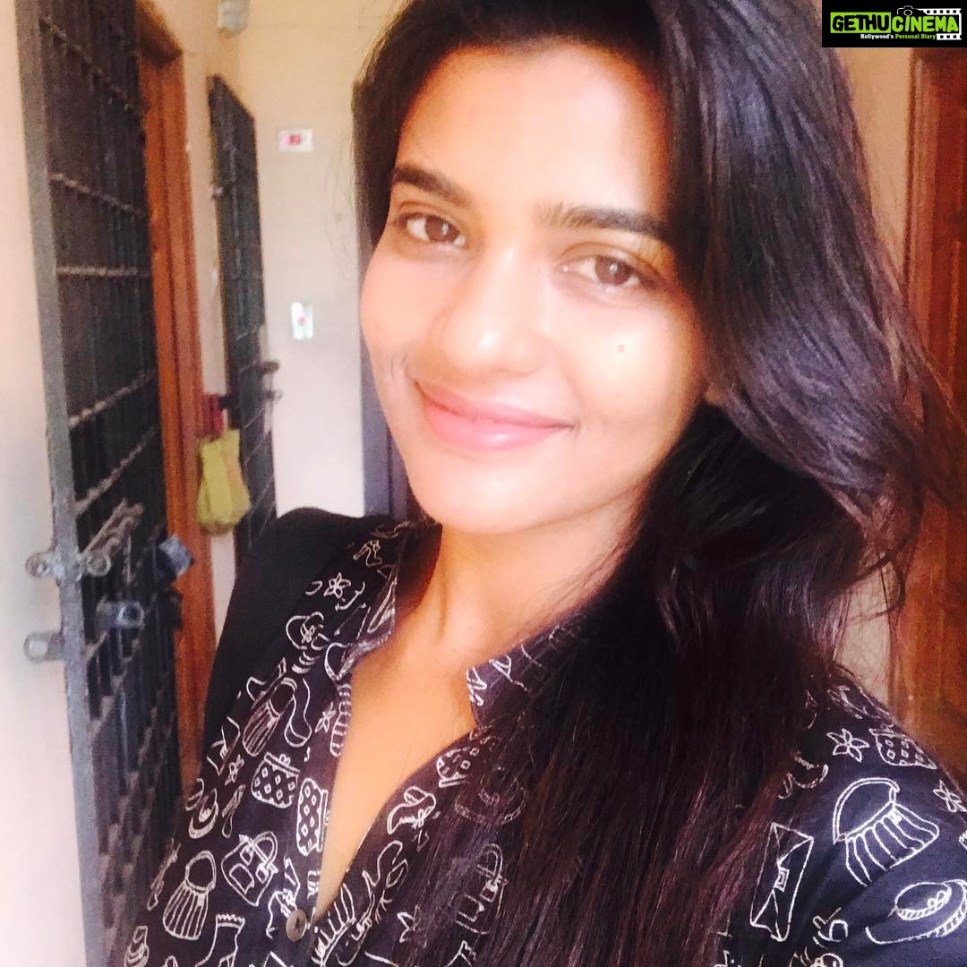 Aishwarya Rajesh Instagram - Ok after long ... posting one selfie 😊😊