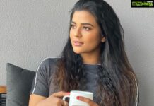 Aishwarya Rajesh Instagram - A coffee a day keeps a grumpy away 🤗