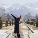 Aishwarya Rajesh Instagram - Beautiful Kashmir ❤️❤️ outfit @thehazelavenue Dal Lake , Srinagar - Kashmir
