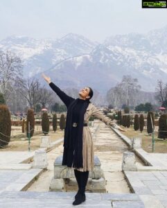 Aishwarya Rajesh Instagram - Beautiful Kashmir ❤️❤️
outfit @thehazelavenue
