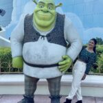 Aishwarya Rajesh Instagram - With my fav #Shrek😍😍 @motiongatedubai @celebratedubai @pickyourtrail @visit.dubai @motiongatedubai @celebratedubai @visit.dubai @pickyourtrail #worlds_coolest_winter #dubaidestinations #MyDSF #UnwrapTheWorld #LetsPyt #pickyourtrail #MyDSF #Worlds_coolest_winter #UnwrapTheWorld #LetsPYT #Pickyourtrail