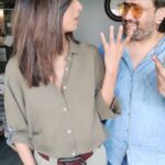 Aishwarya Sakhuja Instagram - Aao @rohitnag9 maidaan mein 😋😋 #reelsinstagram #reelkarofeelkaro #reels #reels #reelsofindia #reelsvideo #instareels #instagramcomedy #instajokes #instacomic #pj #dadjokes #couplejokes #couples #couplejokes #couplereels #couplevideos #roash #AishwaryaSakhuja #actor #actorslife