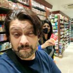Aishwarya Sakhuja Instagram - And thats why she doesn't take me out grocery shopping @ash4sak #reelsinstagram #reelsofindia #reelkarofeelkaro #reelsvideo #reels #reelitfeelit #instareels #instagramcomedy #instacomedy #pj #jokesofinstagram #imajoking #couplejokes #couplereels #couples #couplevideos #couplegoals #husbandandwife #funny #funnyshopping #shoppingvopping #tummujhetangkarnelageho #roash