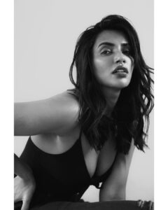 Akshara Gowda Instagram - Ufff yeh Kamar 😂🤪 PC @puchi.photography #aksharagowda #stylishtamizhachi #stylishtamilachi #aksharagowdabikki