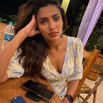 Akshara Gowda Instagram – Drained 🥱😴 but with basics ❣️(I meant water not the gadgets) #shootlife 

Make up @manjiri_trivedi 
Hair @makeupnhairbyrekha 
Assisted @chethan.s.appu 

#tamilcinema #tamil #aksharagowda #aksharagowdabikki #stylishtamilachi #stylishtamizhachi