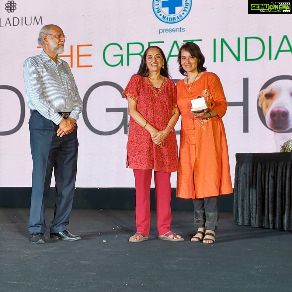 Amala Akkineni Instagram - The Great Indian Dog Show is the most heart warming display of love between human and animal. The stories of how people rescued indie dogs from abuse and abandonment, moving them from the streets into their homes, shows humanity in a very compassionate light . Evenings like these feed my soul 🥰. Well done Blue Cross of India! @blue_cross_rescues #tgids2019