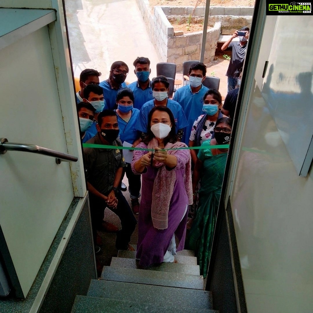 Amala Akkineni Instagram - Worldwide Veterinary Service - Mission Rabies project was launched in 2013 with the Mission Rabies Truck travelling around India, inspiring veterinarians in the localities to learn high quality animal birth control surgeries to control the free-roaming dog population. India Project for Animals and Nature (IPAN), a registered charity based in the Nilgiris, Tamil Nadu, collaborates with Blue Cross of Hyderabad, Telangana to train local veterinarians as well as general public about rabies control and humane dog population management. Training Program is scheduled to start from 9th to 21st August and 23rd to 27th August followed by Rally “Join us on 28th August 2021 to spread awareness and make the mission to prevent Rabies Successful!” The flagship of this collaboration is the Mission Rabies Truck, a highly equipped and customized Mercedes Zetros 6x6 vehicle is in the city to lead this project. It is a high-tech, all-terrain, self-sufficient mobile veterinary hospital vehicle and will be staffed by Indian led teams of vets and paravets. @wvscharity @bluecrosshyd