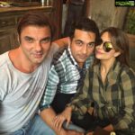 Amrita Arora Instagram - Handsom'ness!