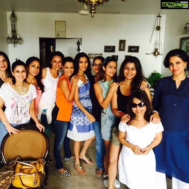 Amrita Arora Instagram - Friends!!#genuine#lazylunches#coolnessunlimited!!!