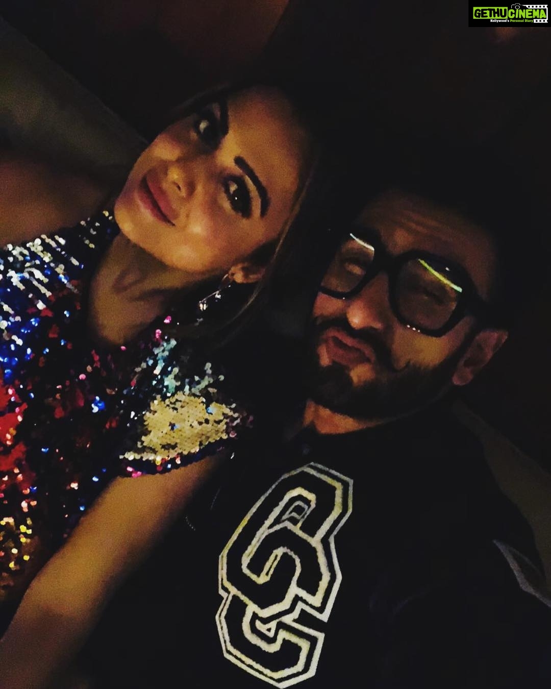 Amrita Arora Instagram - @therealkarismakapoor major missing @ranveersingh 💥
