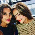 Amrita Arora Instagram – London nights ❤️ #friendsnfamily💖 Dollsss😘😘 @dollysidhwani