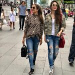 Amrita Arora Instagram - Singapore diaries ❤️❤️ !Hit the road jack #bffs👭