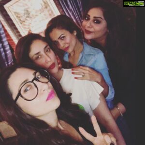Amrita Arora Instagram - Tig nights 🥂 @therealkarismakapoor @mallika_bhat