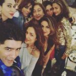 Amrita Arora Instagram – Glittery nights ❤️❤️ @manishmalhotra05 @malaikaarorakhanofficial @therealkarismakapoor @haseenajethmalani @rimosky @natasha.poonawalla #beebo