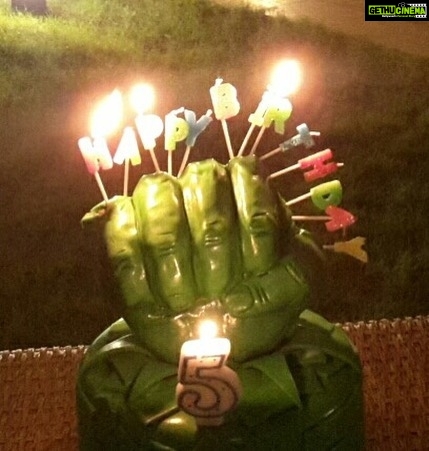 Amrita Arora Instagram - Thankyou @marriotgoa for Rayaans cake 🍰💥 @abdulnasirshaikh ur the best ❤️ #hulksmash #hulkboy