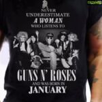 Amrita Arora Instagram - This is true 🤘🏼✌🏻👊🏻 ! #slogantee #memyselfandi💋 #gunsandroseskindagirl🤘🏼#januarygirl 🎂