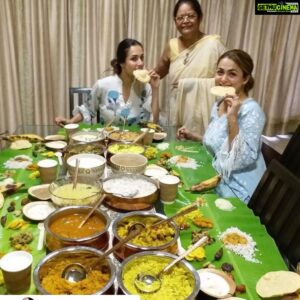 Amrita Arora Instagram - Happy Onam ❤️ was indeed an amazing family day at my parents after 5 months @joycearora mom you have outdone urself ....