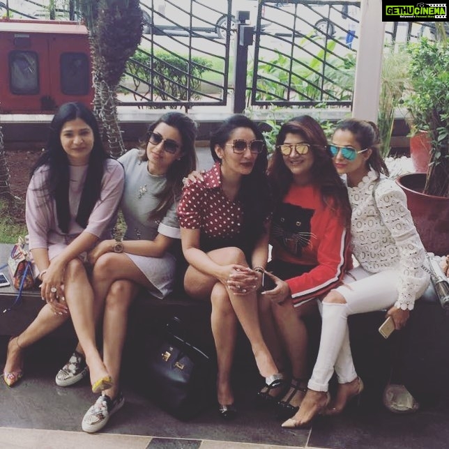Amrita Arora Instagram - Lunching ❤️ @zulekhajshariff @maanayata @akshamkamboj