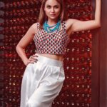 Amrita Arora Instagram - Wearing @shalumalhotra_label Jewellery @mallikaempire