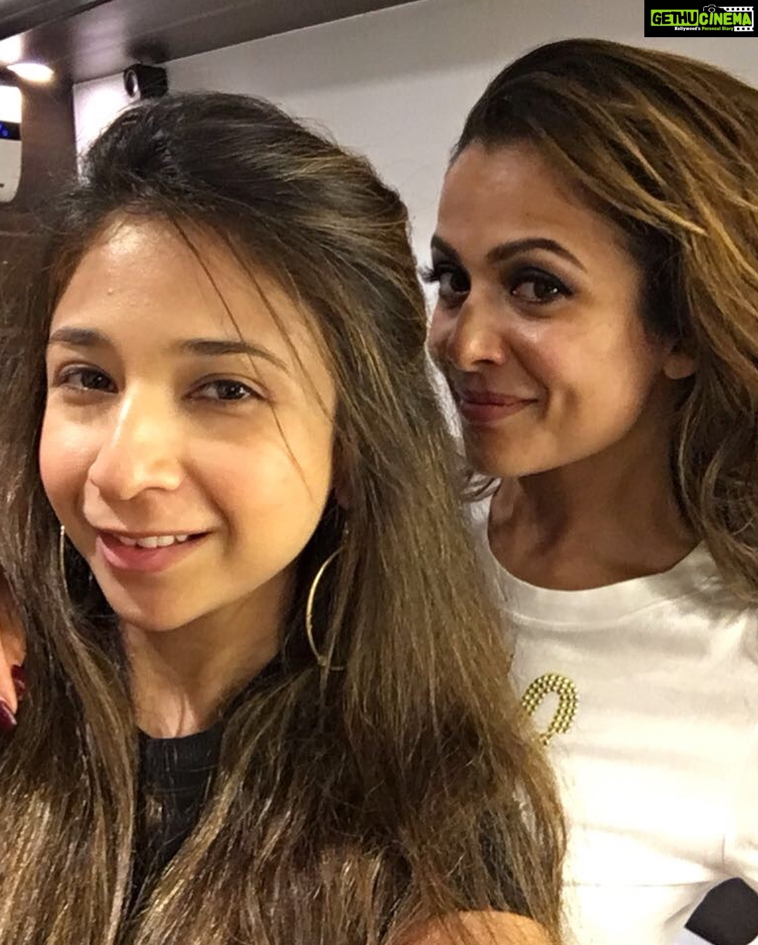 Amrita Arora Instagram - Fun shoot👻 Amazing Make up by @reemasablok_t ,Hair by @alpakhimani , styled by @manekaharisinghani ❤️❤️❤️ Swipe right 👉🏼
