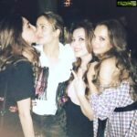 Amrita Arora Instagram - Mad night 💁 #family ❤️❤️ #arbus50th #sucasa #craynight @seemakhan76 @shabanamakani @shanayamakani