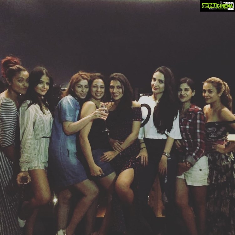 Amrita Arora Instagram - Cricket mania with friends ❤️❤️❤️❤️❤️