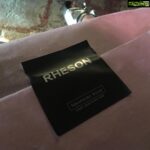 Amrita Arora Instagram – Oooooh fancyyy….Thankyou @rheakapoor and @sonamkapoor for my amazing goodiessss…will be dropping my @wearerheson look soonishhhhh 👗👘 #wearrheson