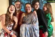 Amrita Arora Instagram - Merry Yuletide! From ours to yours ❤️❤️💃🏼💃🏼💃🏼💃🏼💃🏼 Health and love to one n all 🍷❤️🎄💃🏼 To the cute chaos of life … ❤️