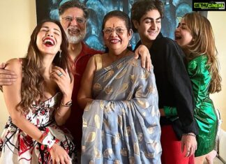 Amrita Arora Instagram - Merry Yuletide! From ours to yours ❤️❤️💃🏼💃🏼💃🏼💃🏼💃🏼 Health and love to one n all 🍷❤️🎄💃🏼 To the cute chaos of life … ❤️