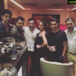 Amrita Arora Instagram - Saturday night story ! @sanjaykapoor2500 @shaklad @s1dofficial