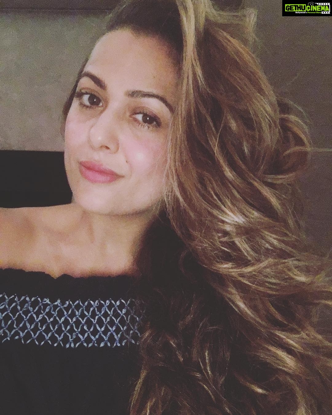 Amrita Arora Instagram - Wash n go kinda day 👩🏼