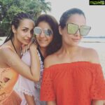 Amrita Arora Instagram - Sunset slaying ! #familytime #Ahilturnsone #Amillafushi