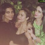 Amrita Arora Instagram - Happy happy birthday @dollysidhwani 💃🏼💃🏼🍷🎉❤️😘