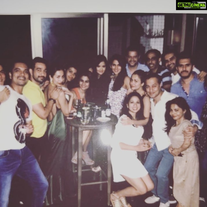 Amrita Arora Instagram - X'mas cheer ❤️🍷💃🏼 #gang #friendship
