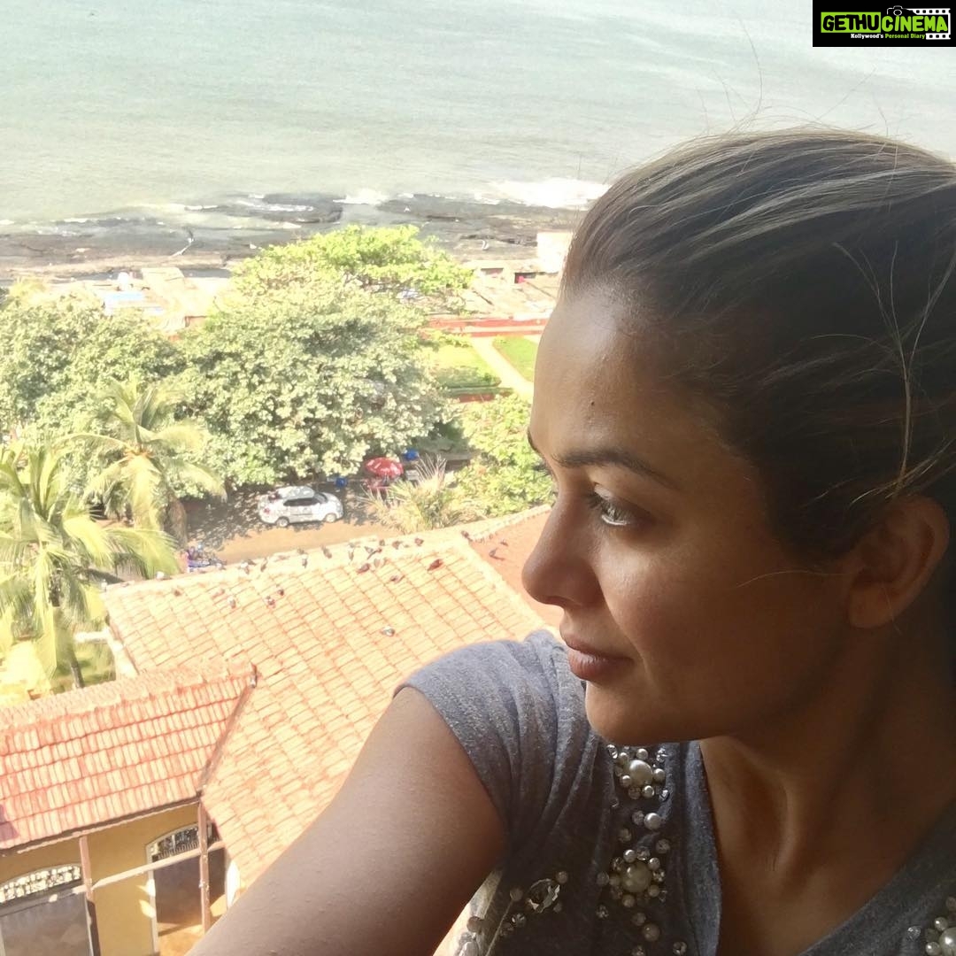 Amrita Arora Instagram - Mornin spendor! #homehousevibes