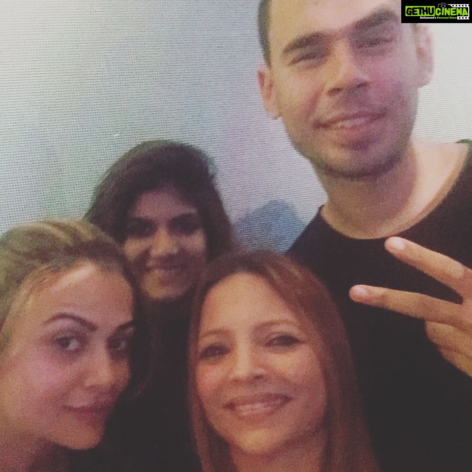 Amrita Arora Instagram - Hello there!#afrojack